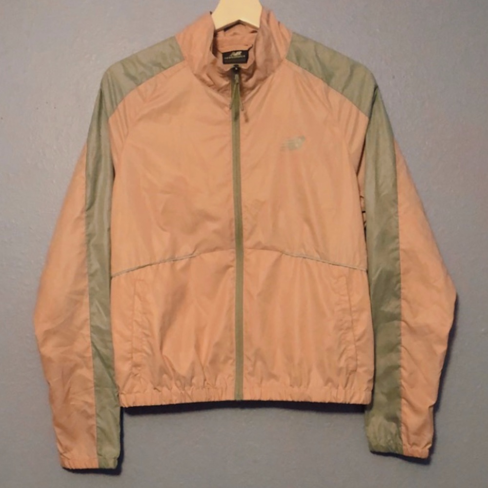 light zip up windbreaker